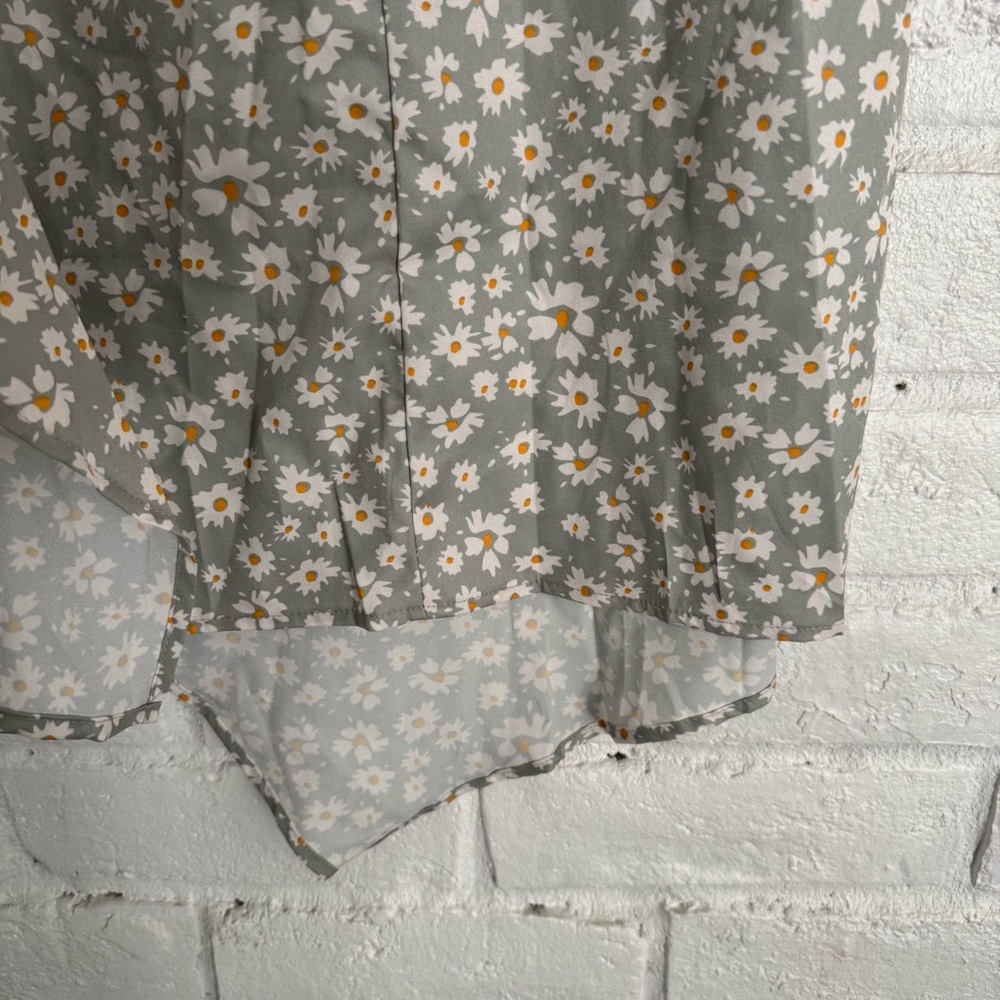SHEIN Daisy Floral High-Low Skirt - Size Small $12 - Picture 6 of 13